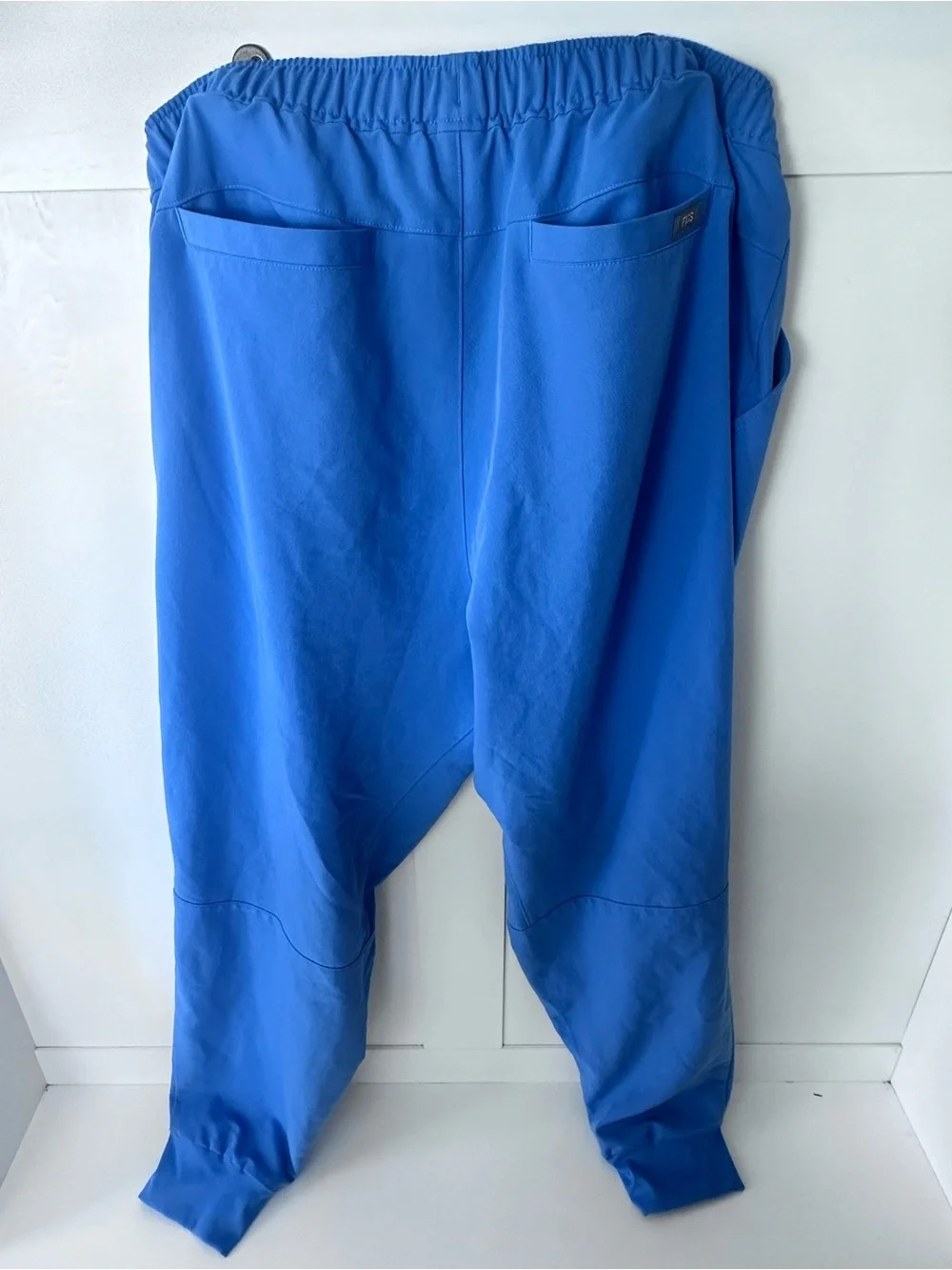 Figs Men's Tansen Jogger Scrub Pants in Ceil blue - Size L